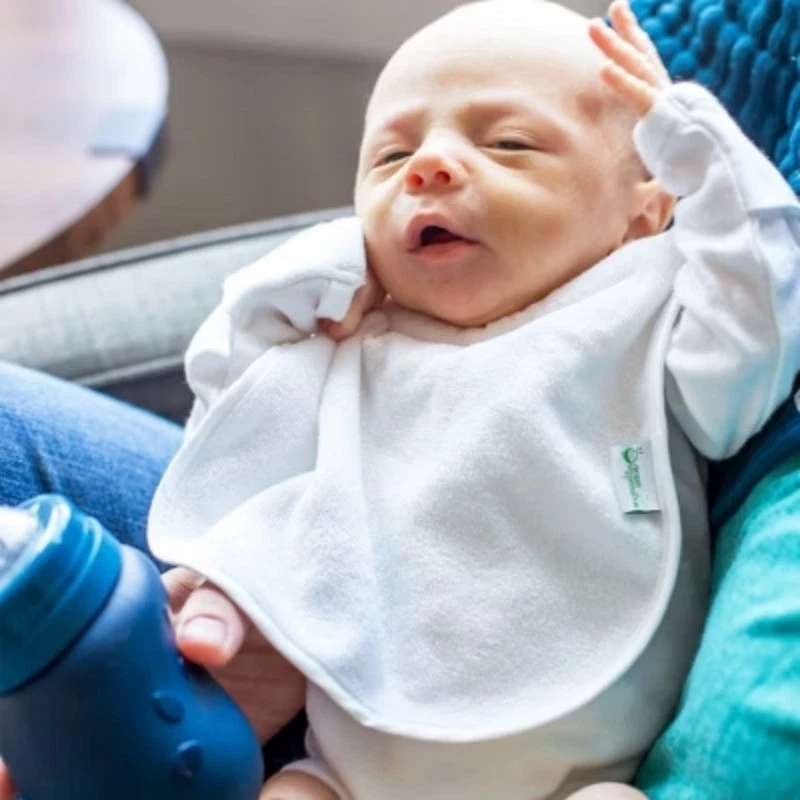 Baberos atractores de leche Green Sprouts Stay-Dry Aqua/Gris/Blanco - 6 unidades Foto 3 de 3