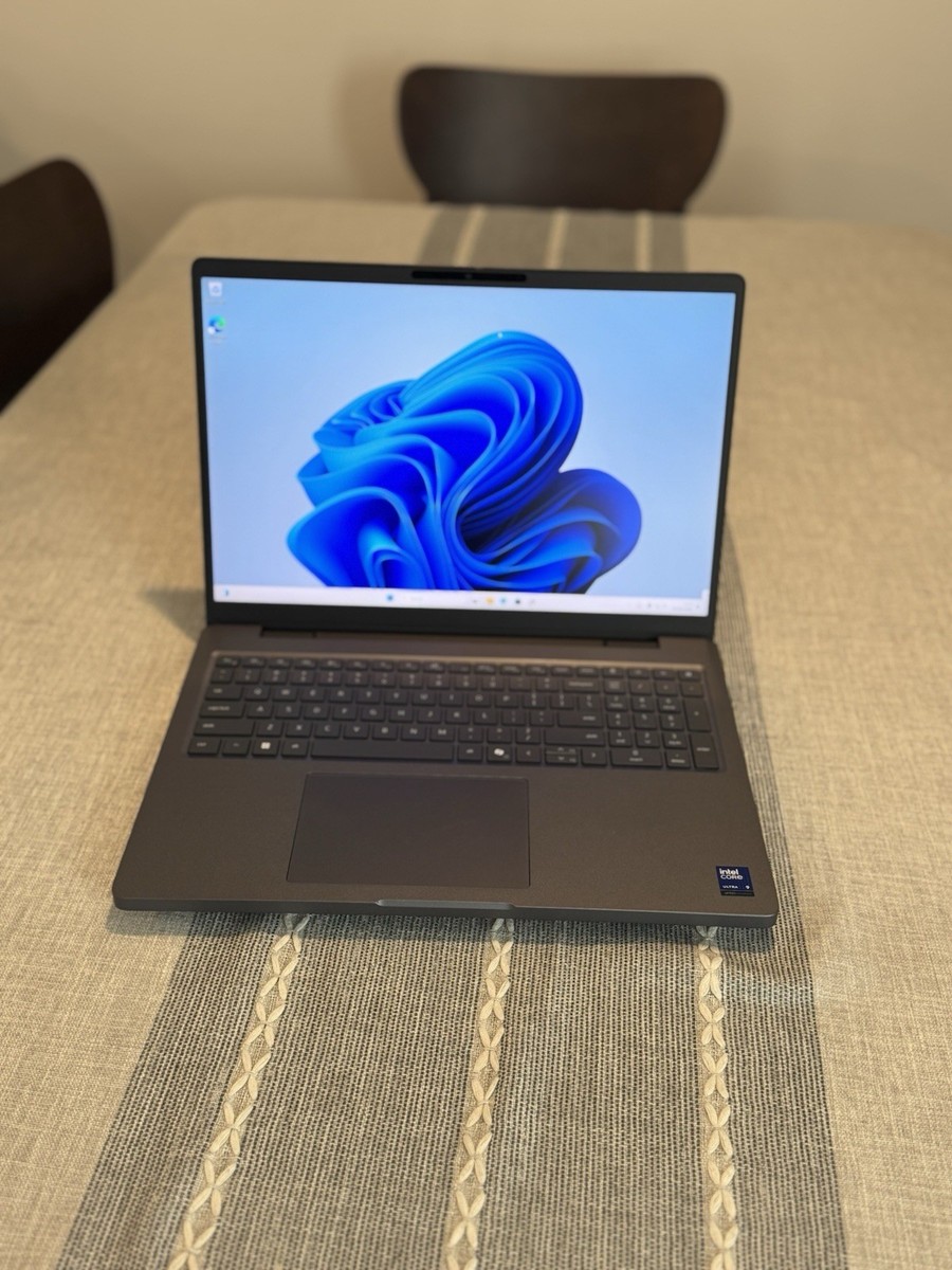 Dell Pro Max 16 Plus Ultra 9 285HX 64GB RAM RTX PRO 3000 2TB