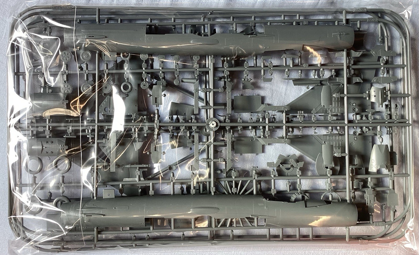 Maquette 1/48 Eduard MiG-21 MFN pour modéliste exigeant - 2
