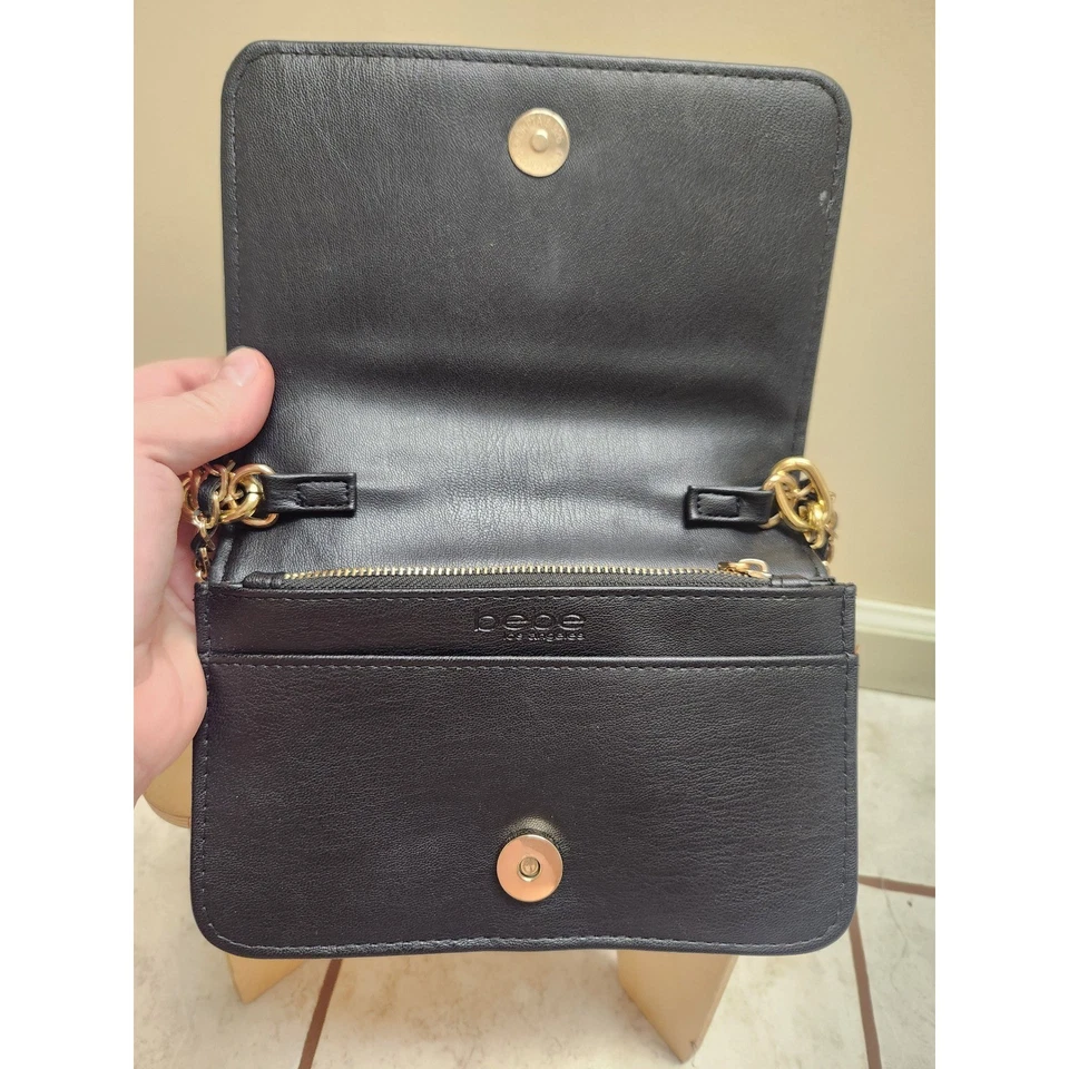 Bolso Bandolera BEBE Negro Acolchado Cadena Hombro Logo Dorado Foto 3 de 4