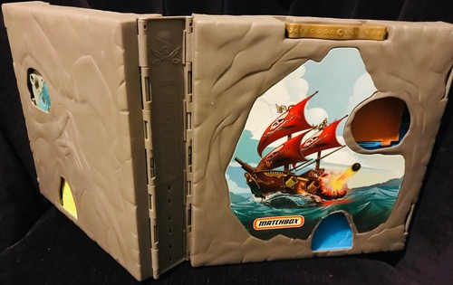Collectible 2006 Mattel Matchbox Pirate Ship Island Folding Portable Case - Picture 11 of 11