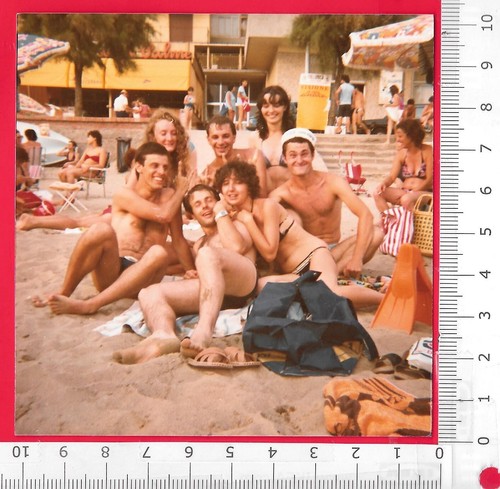 RAGAZZA - DONNA IN COSTUME AL MARE - BAGNANTI - FOTOGRAFIA