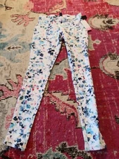 NEW NWT Utopia by Hue denim leggings womens size S 4 6 Stretchy floral white