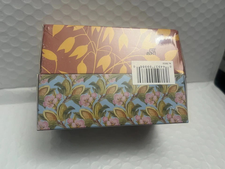 JUEGO DE DOS PIEZAS JABÓN TRIPLE MOLIDO CANGREJO & EVELYN 1, AVENA Y 1, ALMENDRA Y MIEL Foto 3 de 3