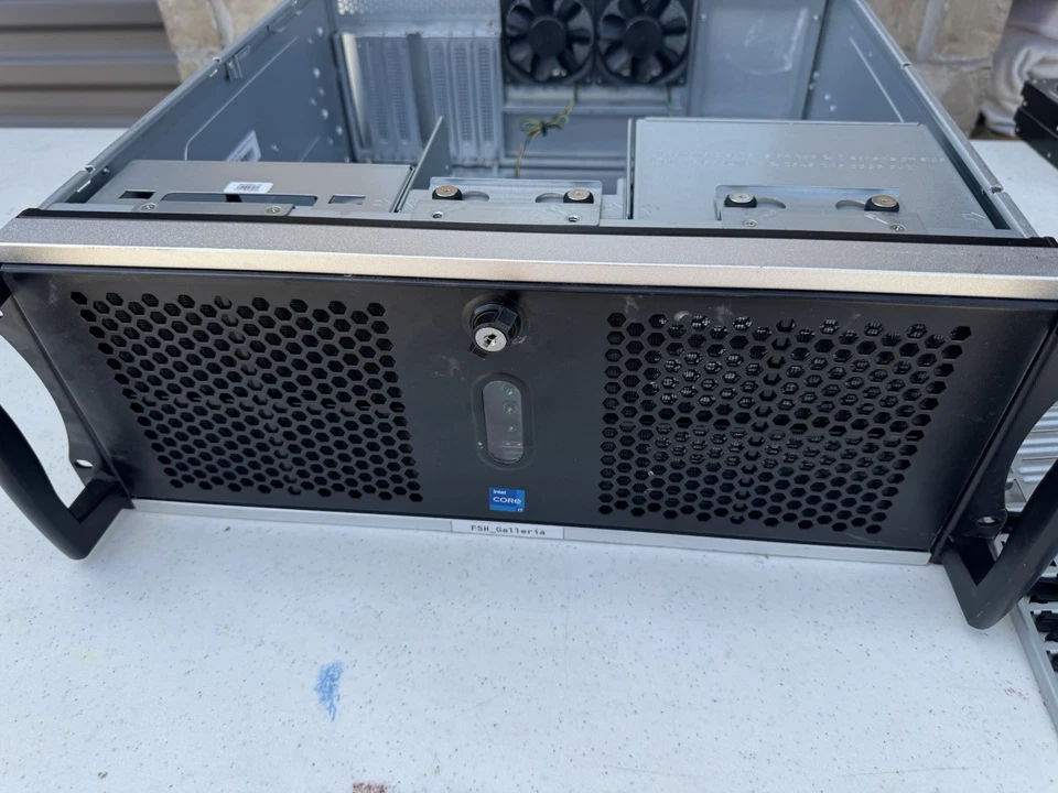 CHENBRO RM42300-F1 Rackmount Server Case W/ 3 Fans Etc (see Photos) - Image 4 of 4