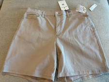 Gloria Vanderbilt Women's Amanda Bermuda Classic Stretch Shorts Size 14 New With