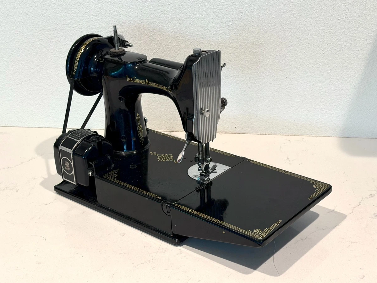 SINGER 221 Antique Original Collectible Sewing Machines for sale 