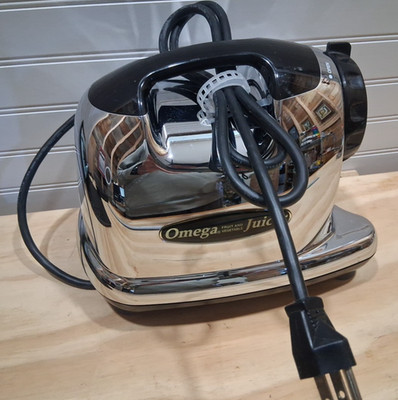 Omega Juice Extractor Base Motor Model 8006 No Accessories WORKS Stainless Steel