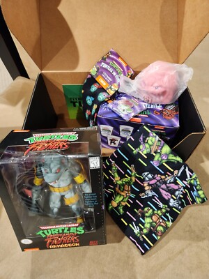 NECA Loot Crate TMNT Armaggon Arcade FULL BOX - Size L NEW Damaged Box