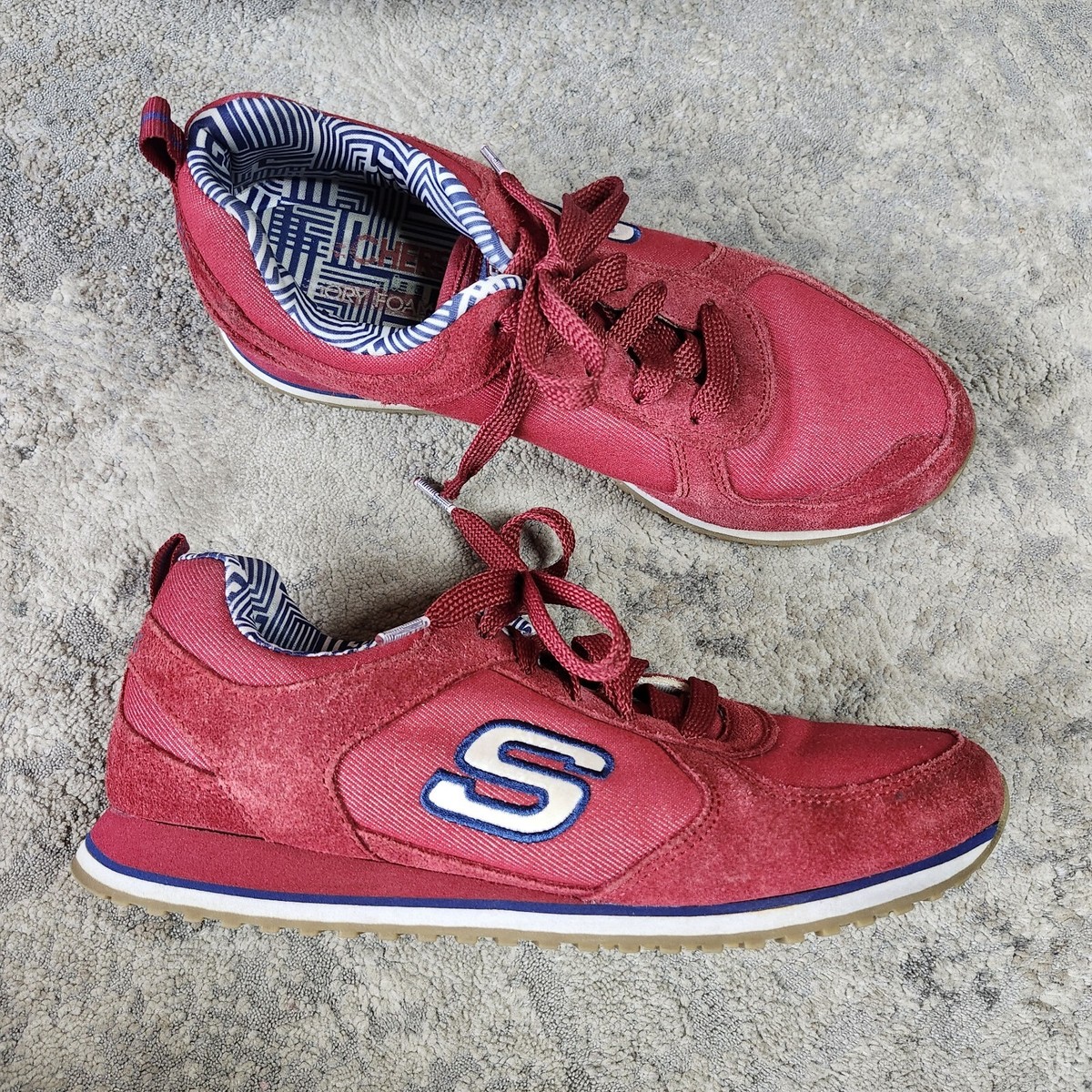 Skechers Women display picture 1