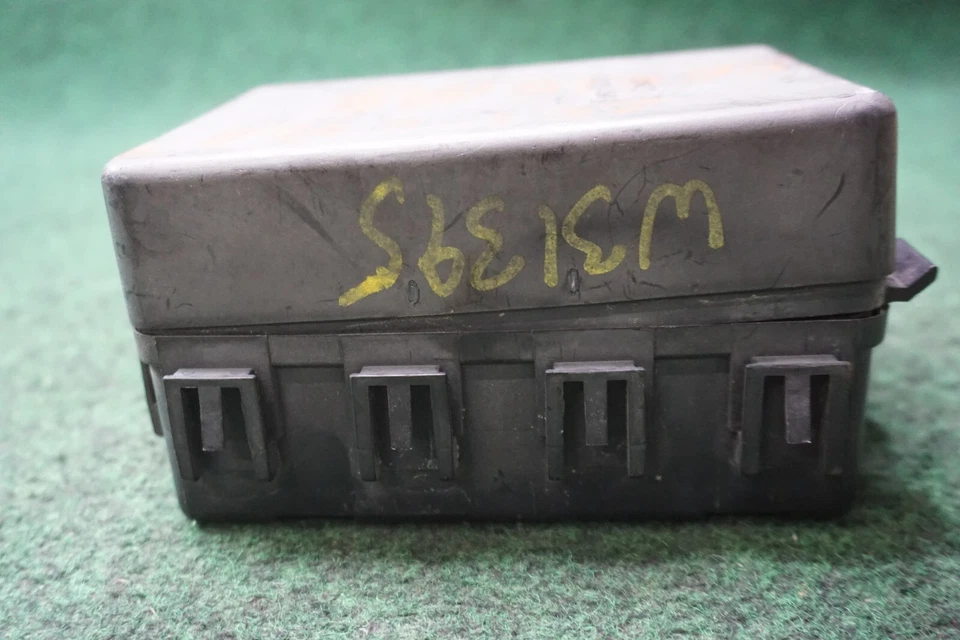 1998 1999 2000 2001 2002 GMC YUKON DENALI FUSE BOX RELAY OEM 12162365D - Image 2 of 4