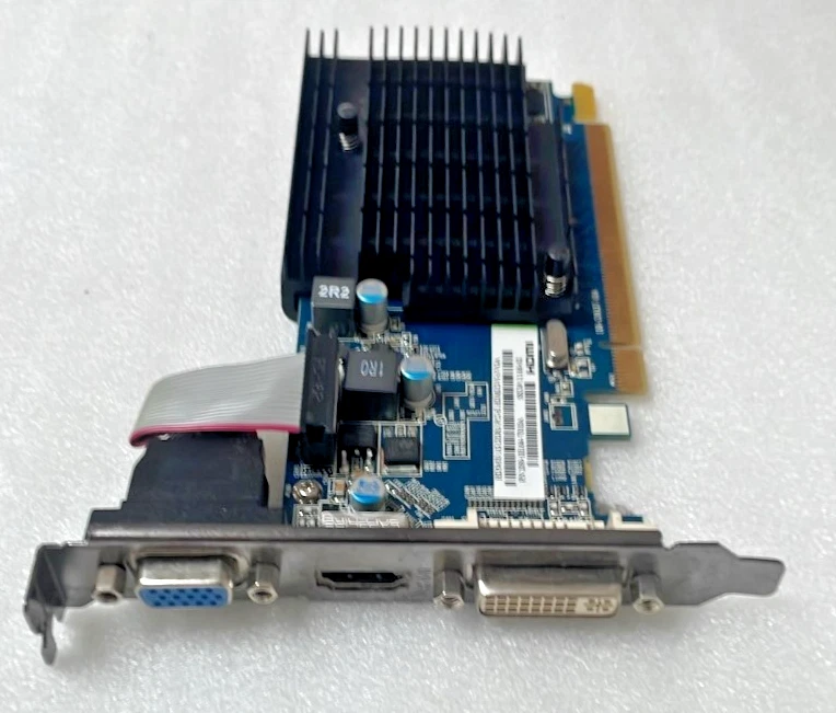 Sapphire ATI Redeon HD5450 1GB DDR3 PCI-E DVI VGA HDMI Video Graphics Card - Image 4 of 4