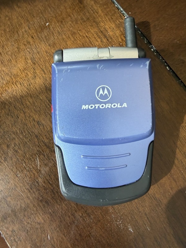 Motorola StarTAC Black Flip Cell Phone AT&T 2G CDMA 1MB Storage