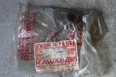KAWASAKI F12MX KX400 KX450 73-76 OEM NOS TRANSMISSION SELECTOR FORK 13140-056