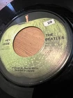 BEATLES 45 RPM 7" VINYL - Hey Jude / Revolution