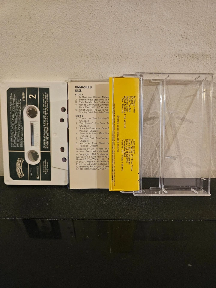 KISS Unmasked 1980 CASSETTE TAPE PAUL STANLEY GENE SIMMONS HARD ROCK - Image 3 of 4