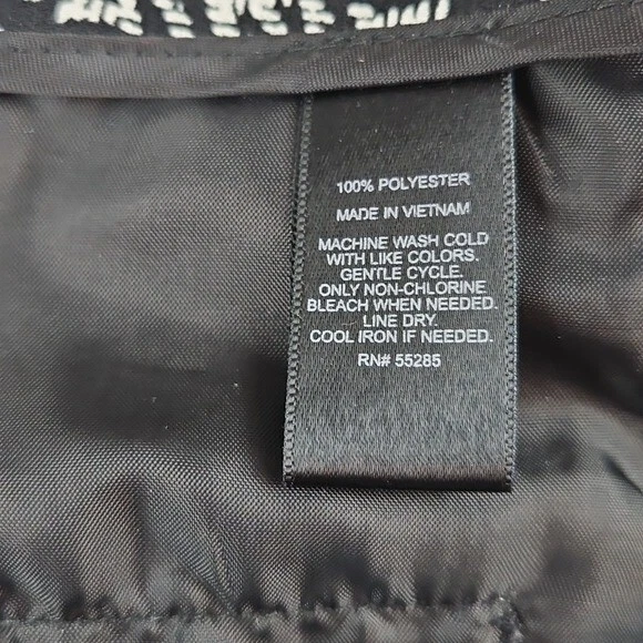 Pantalones cortos Express para mujer estampados en blanco y negro con 4 bolsillos forrados Foto 4 de 4