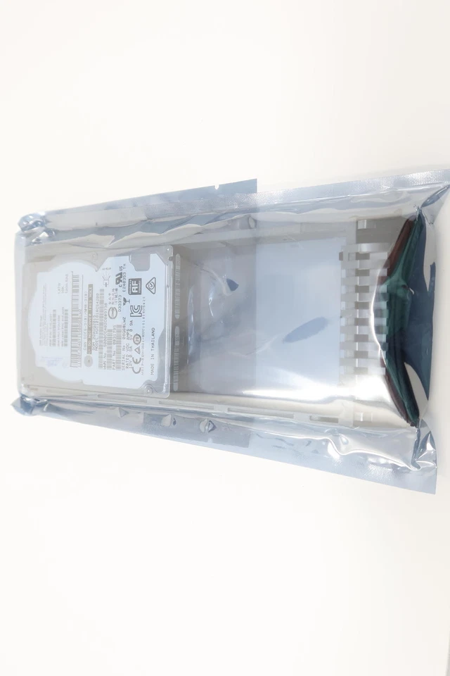 01AC598 01EJ027 IBM 1.8TB 10K 12Gbps 2.5" SAS Storage Hard Drive - Image 2 of 3