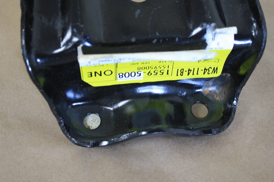 Placa de anclaje de resorte trasero OEM GM 15595008 1985 - 1995 Chev Astro, GMC Safari Foto 4 de 4