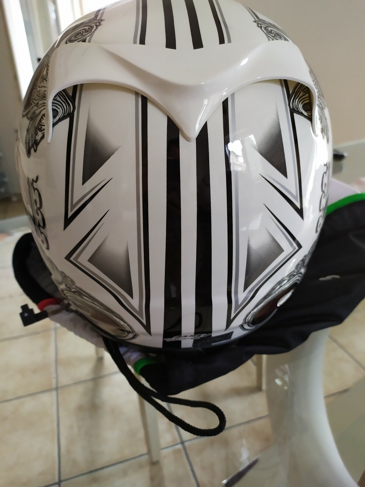 Foto 4 di 8