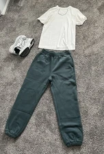 Unisex Comfrt Pine Green Sweats Size Medium Brand New