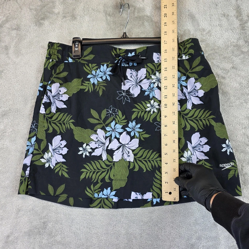 Pantalones cortos de natación Speedo para mujer grandes negros florales tropicales forrados con cordón Foto 3 de 4