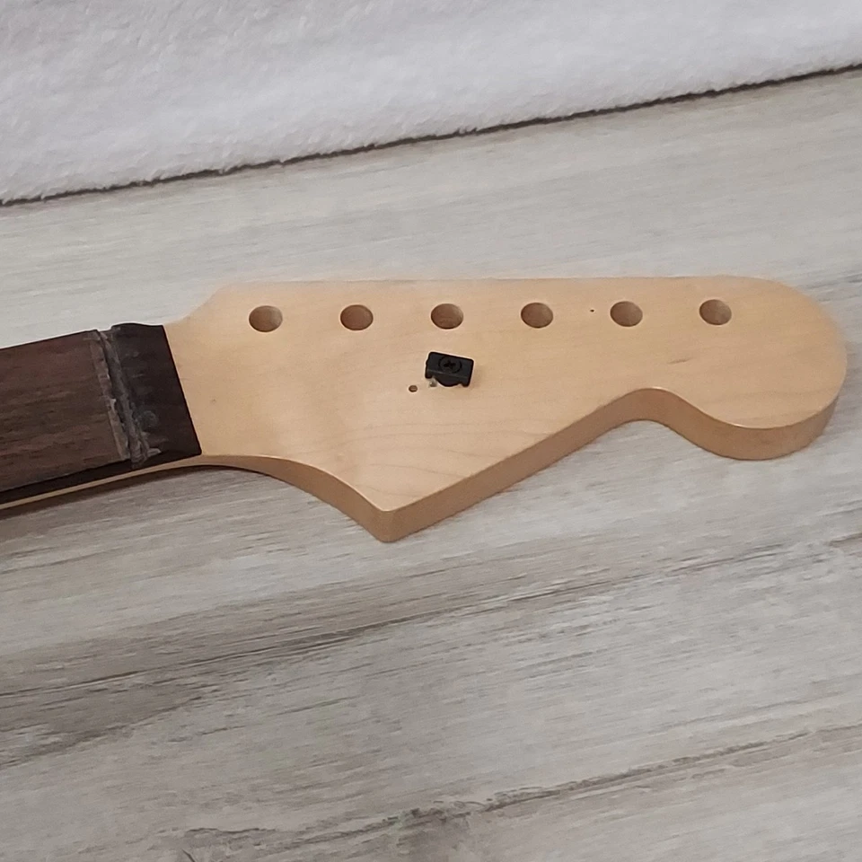 Cuello de guitarra eléctrica moderna Warmoth Strat diapasón de palisandro eje de madera de arce  Foto 2 de 4