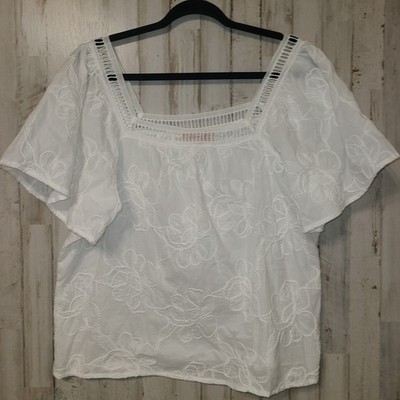 Philosophy size L white Prairie Blouse Top Embroidered Flatter sleeve