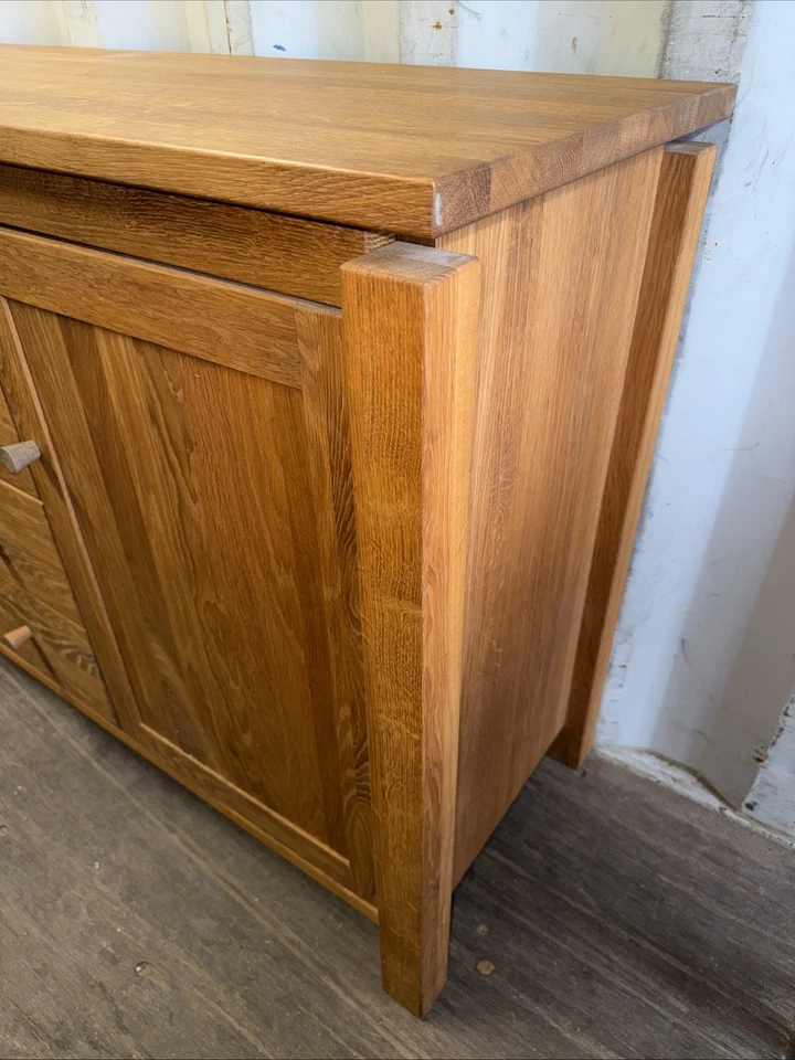 Solid Oak Sideboard TV Media Cabinet With 4 Drawers Delivery Available - Image 3 of 4