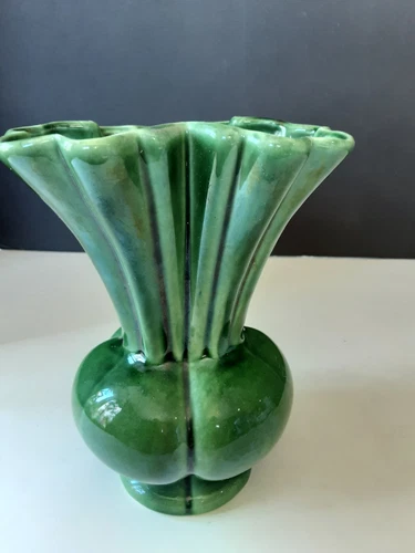 Shawnee Pottery Number 974 Green Glossy Vase Terrific Piece