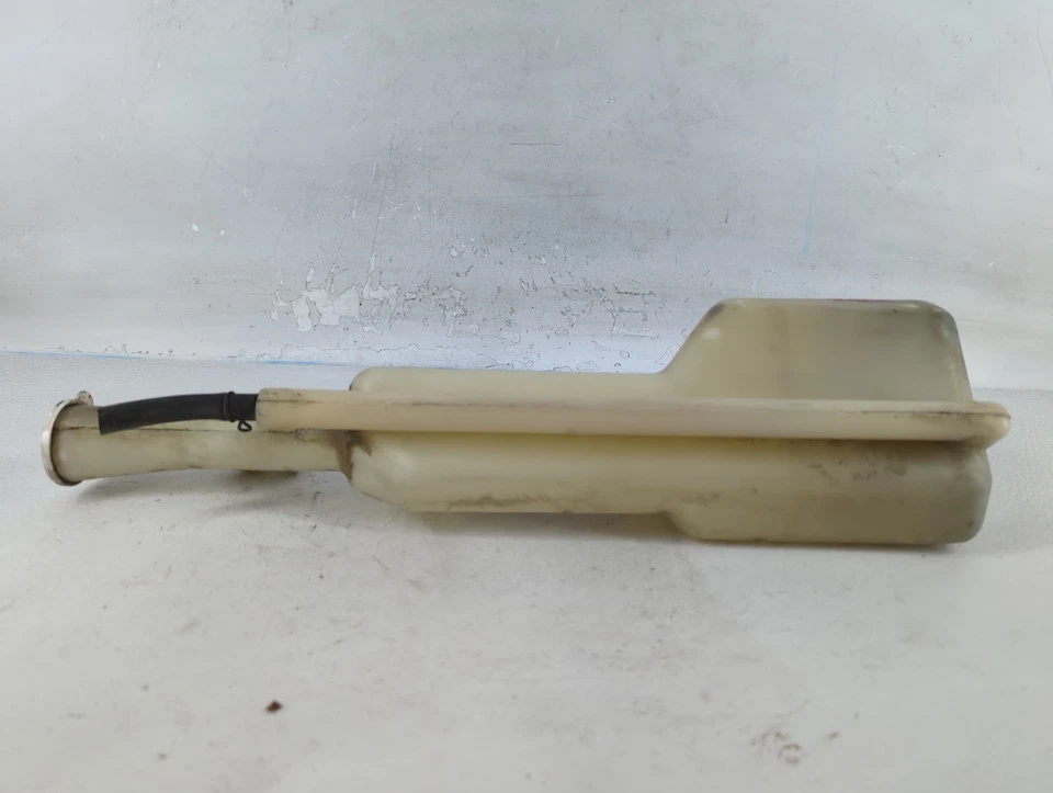 Botella tanque de expansión de desbordamiento de refrigerante radiador Mitsubishi Galant 2000 QZ9YL Foto 2 de 4