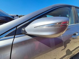 2014 Hyundai Azera Driver Side Mirror Assembly Power Heated OEM Used 64000mi