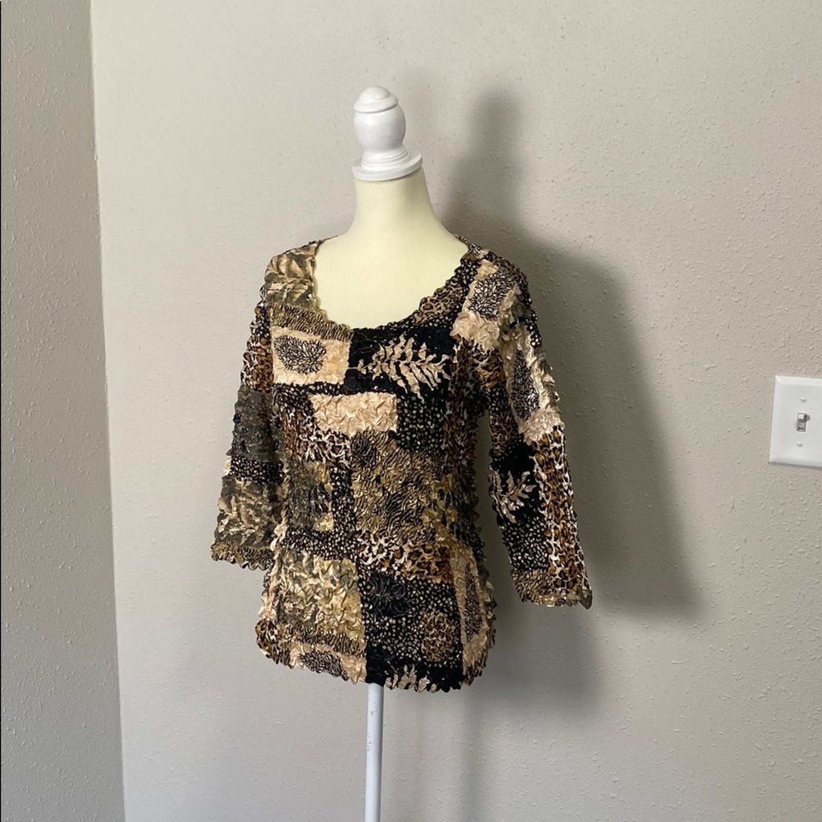 ABC Collection Patchwork Animal Print Crinkle Top… - image 8