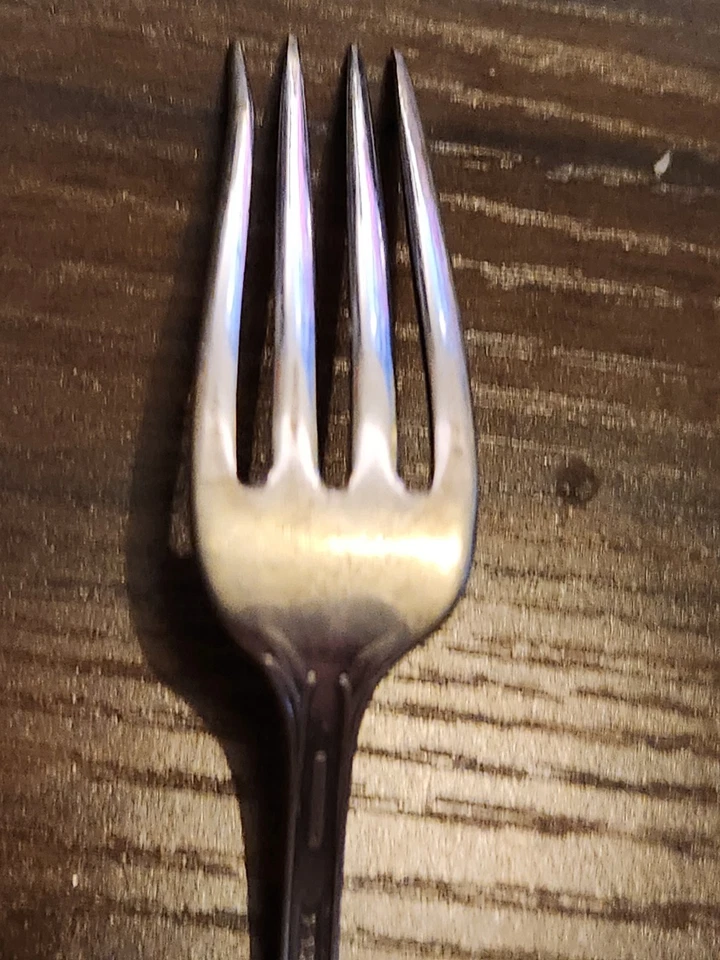 Tenedor Reed and Barton plateado Tiger Lily  Foto 4 de 4