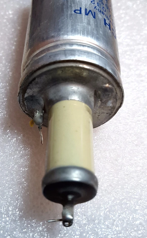 Condensador de alto voltaje Bosch 3,15 kV 4,72 kV 500 nF 470 nF MP 0 670 207 032 GSC 5 kV Foto 2 de 4