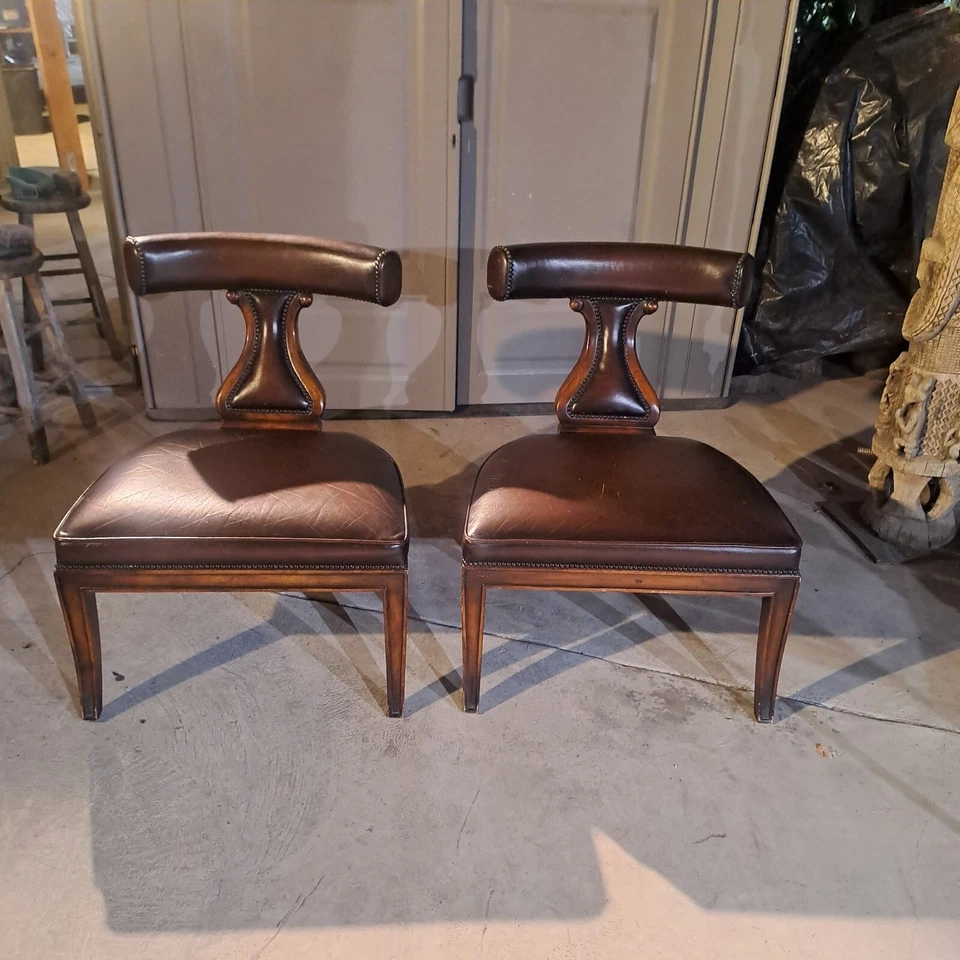 Sillas - MID CENTURY MODERNO CUERO MARRÓN CON RIBETE DE CABEZA DE CLAVO ORIG - MADERA MACIZA 1 par Foto 2 de 4