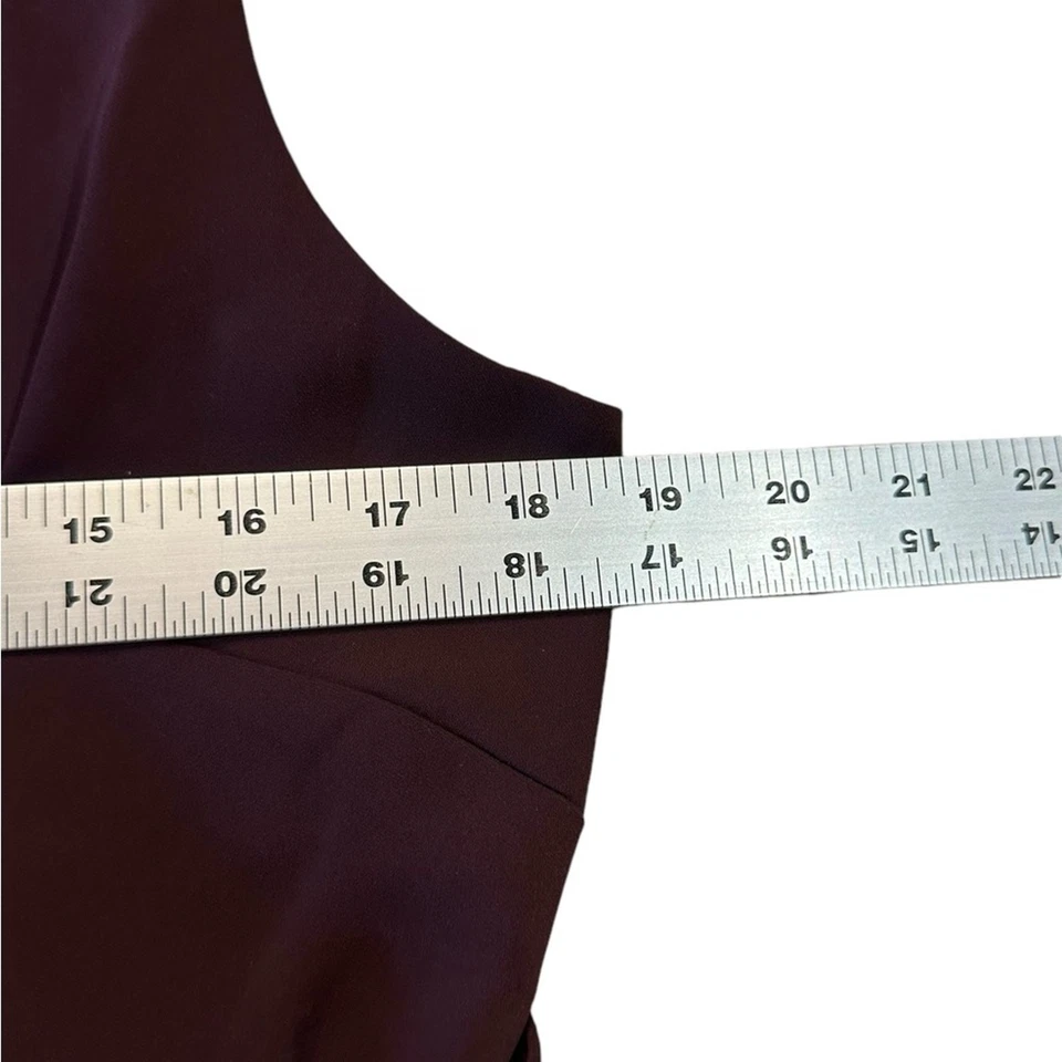 Mono para mujer Ann Taylor 10 Petite borgoña sin mangas con lazo en la cintura Foto 4 de 4