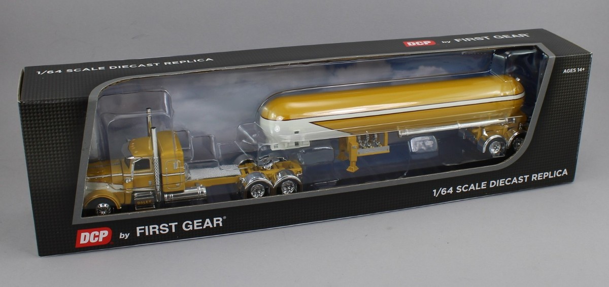 DCP 1:64 *BUTTERSCOTCH* Peterbilt 389 36
