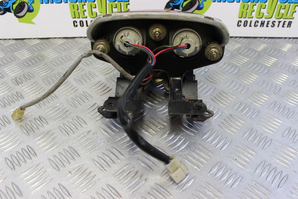 Luz de placa de montaje de luz trasera Kawasaki ZZR 600 1993 a 2006 ZZR600 ZX600E B107 Foto 2 de 4