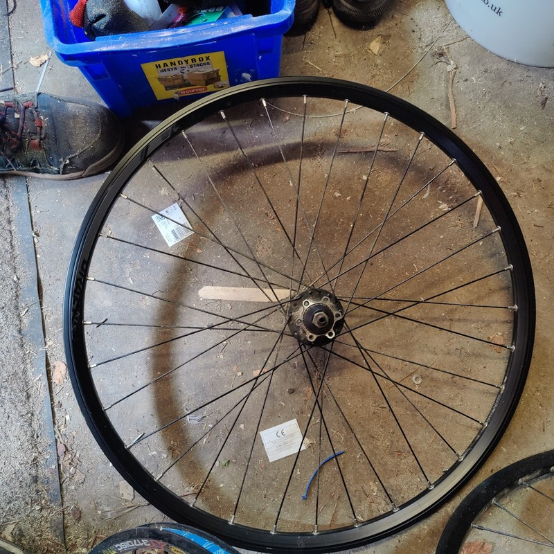Mountain Bike Wheel Set 26-inch HG 6 Bolt Disc By Mavic And Maxis Tryres