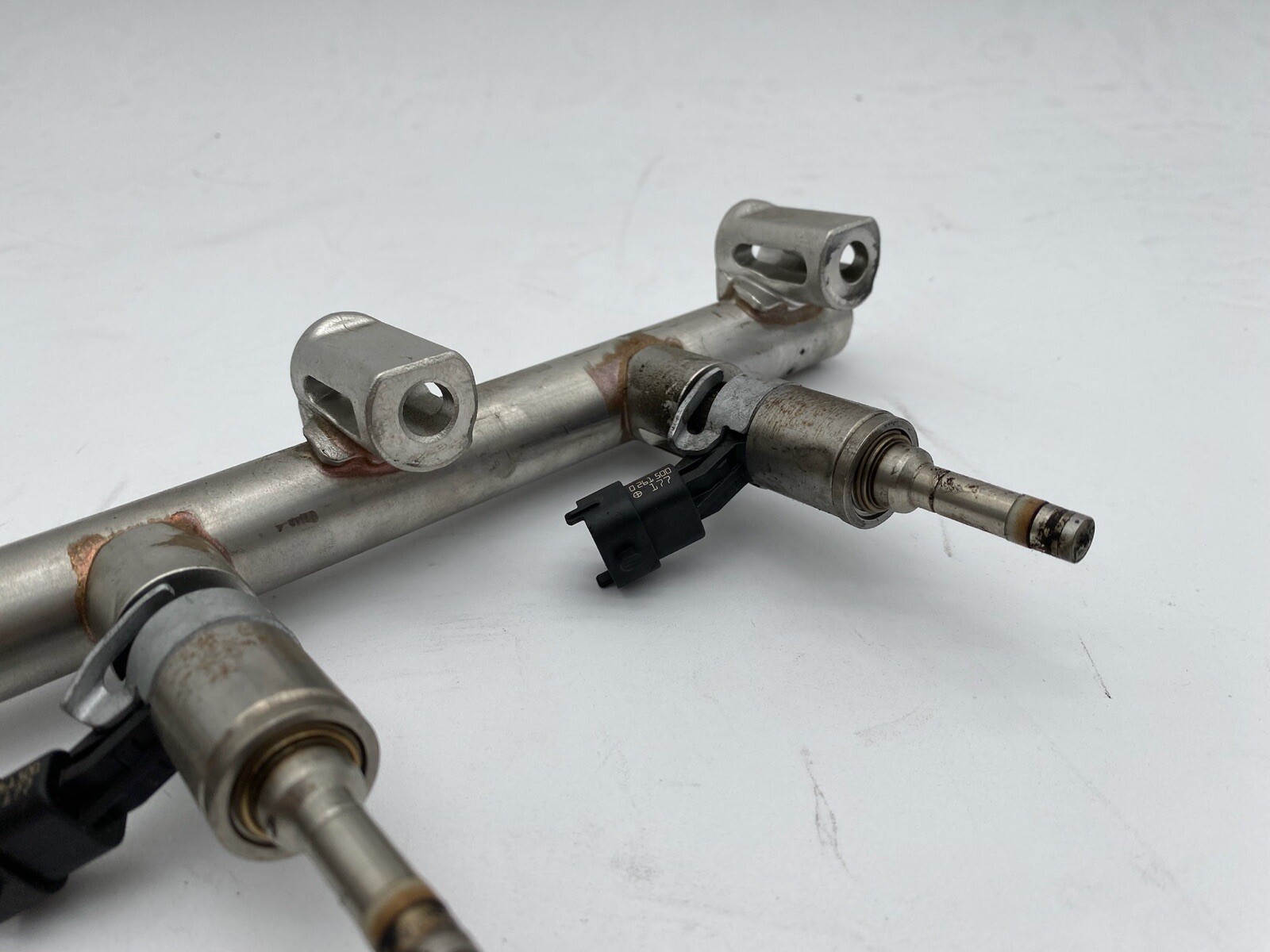2014-2019 Maserati Ghibli 3.0L Engine Fuel Injector Rail Injectors LH 000283628