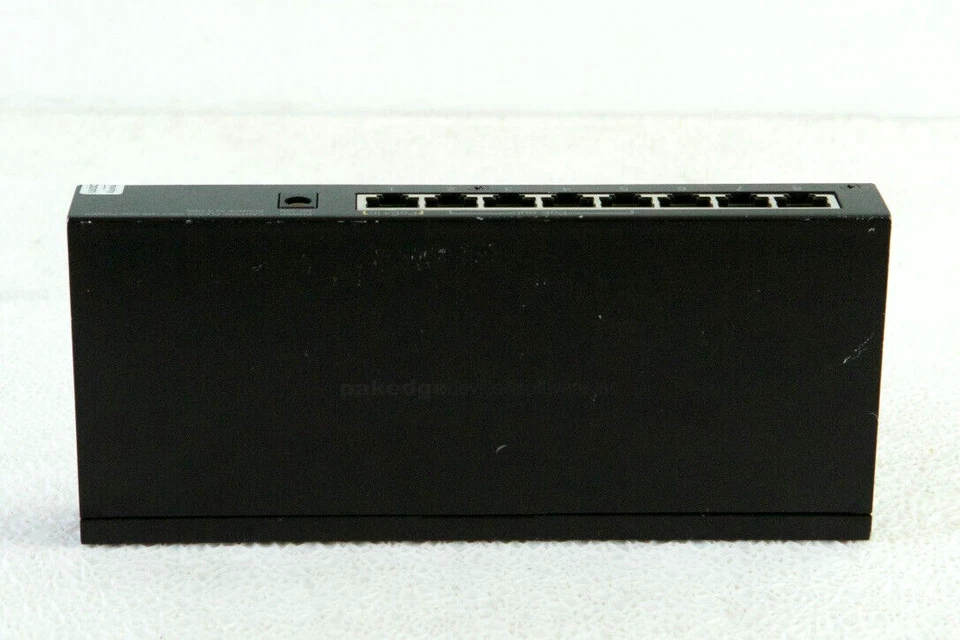 Pakedge Device & Sofware Inc. SE-8P2-EP 8 Port Unmanaged Gigabit PoE Switch L702 - Image 3 of 4