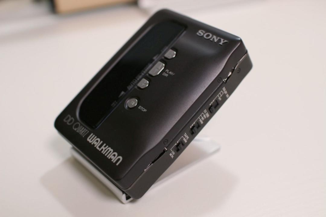 Sony WM-DD9 Used Walkman DD Quartz Portable Black Cassette Player