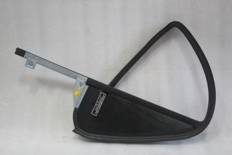 Chevrolet Blazer 2001 lado derecho del pasajero puerta trasera ventilación ventana de vidrio Foto 2 de 4