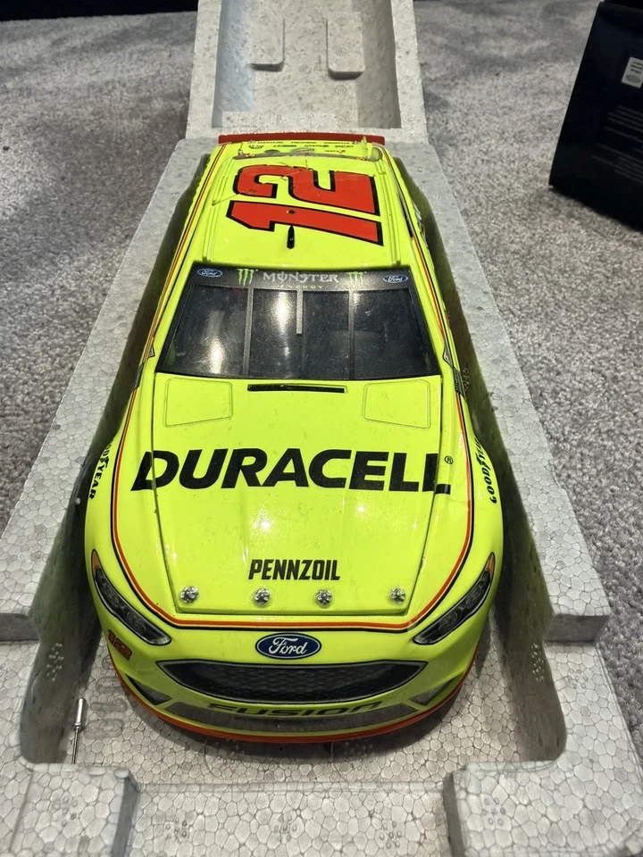 Ryan Blaney #12 Menards Ford Elite 2018 1/24 Foto 3 de 4
