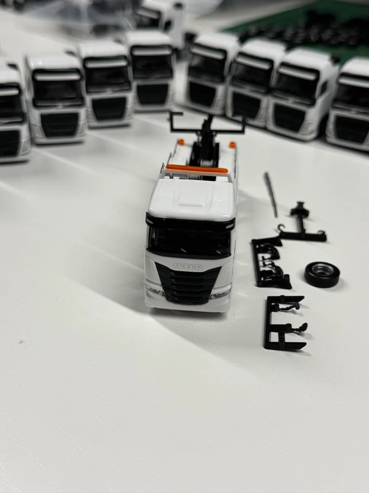 Iveco Abschlepper Bison Herpa 1:87 - Bild 3 von 3