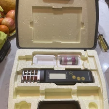 Beckman Industrial Humi-Chek 5 Precision Hygrometer W/ Case Works Good