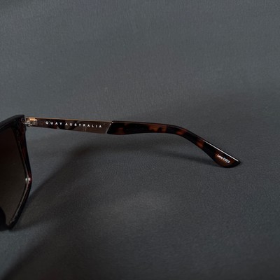 Quay Australia Incognito 126 Oversized Tortoise Sunglasses  display picture 2