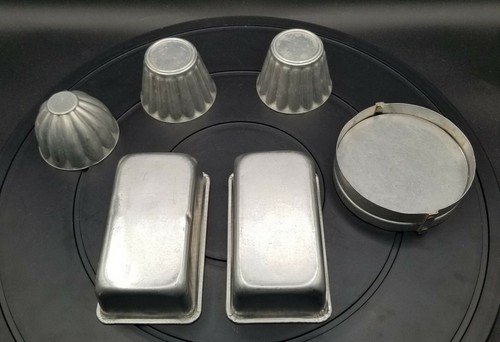 Lot of 6 Vintage Fluted Gelatin Molds, Small Rectangle, & Round Ring Cake Pans - 第 1/10 張圖片