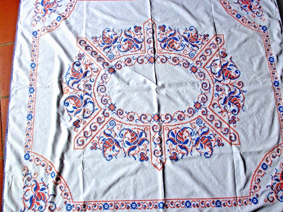Tischdecke Leinen weiß Kreuzstich 153 x 145 cm Handarbeit, vintage